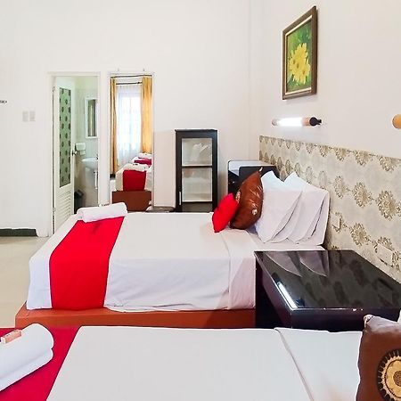 Reddoorz Near Focal Point Medan Hotel Sunggal Bagian luar foto