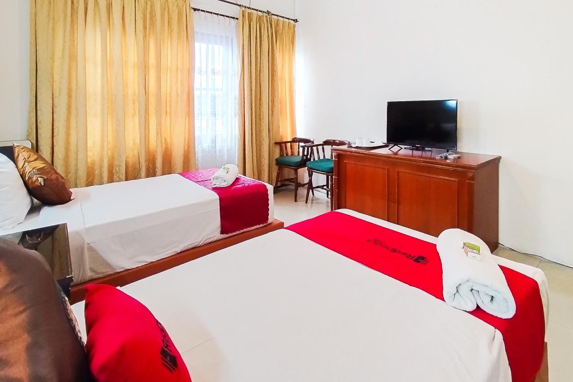Reddoorz Near Focal Point Medan Hotel Sunggal Bagian luar foto