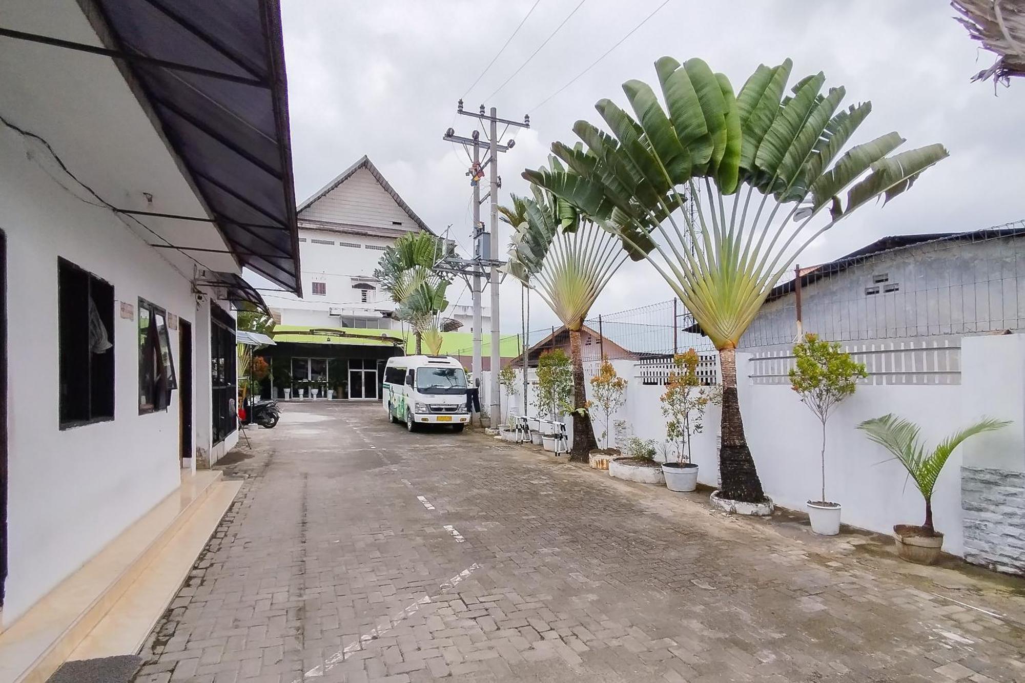 Reddoorz Near Focal Point Medan Hotel Sunggal Bagian luar foto